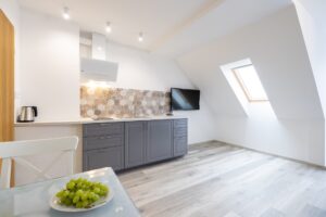 10 - Apartament typu studio z balkonem i aneksem kuchennym