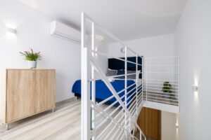 8 - Apartament z aneksem kuchennym i antresolą